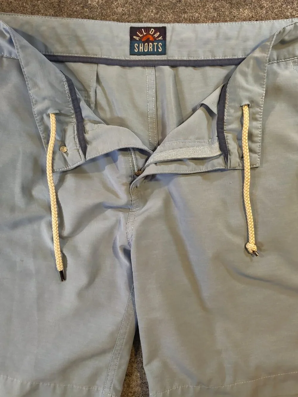 Faherty All Day Shorts Light Blue Hybrid Quick‑Dry (Flaws Shown)